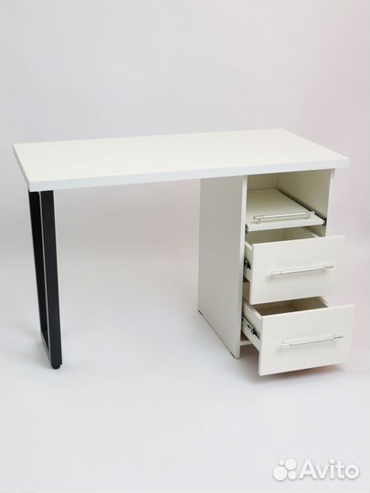 Стол Маникюрный новый