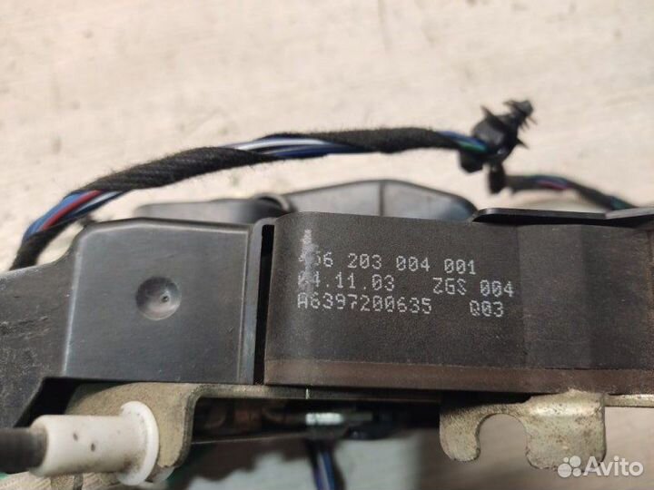 Замок двери левый Mercedes Vito W639