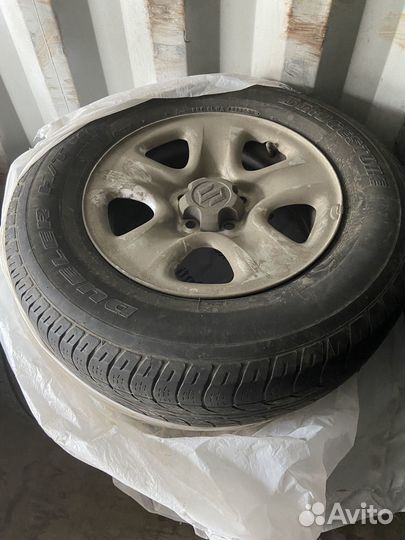 Bridgestone Dueler H/T 687 225/70 R16