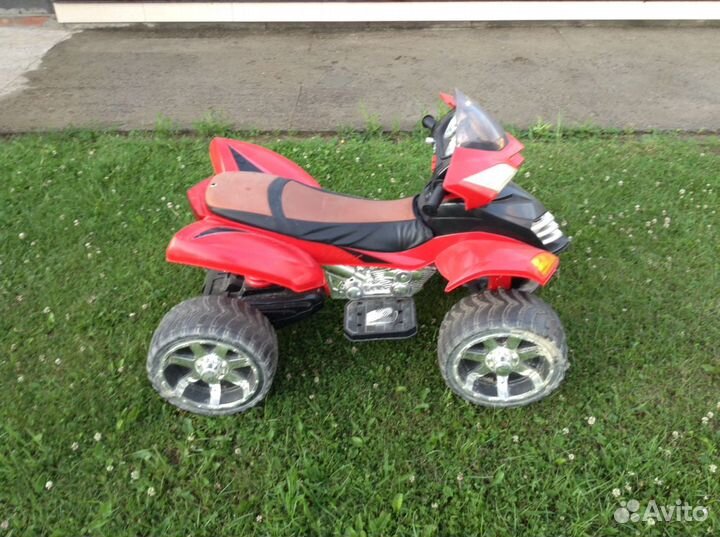 Детский квадроцикл на батарее