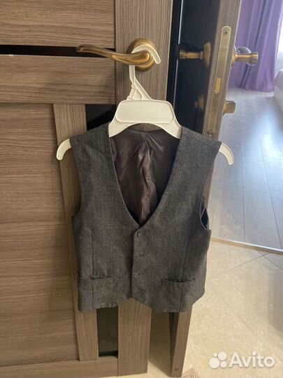 Жилетка для мальчика школьный