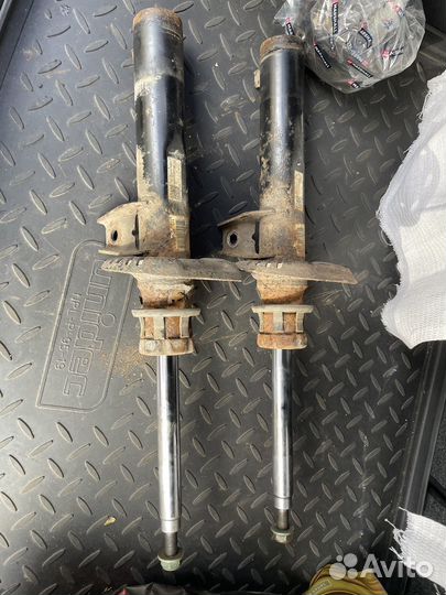 Амортизаторные стойки VAG