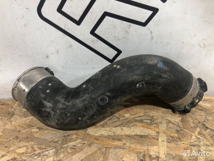 Патрубок интеркулера правый Mercedes-Benz