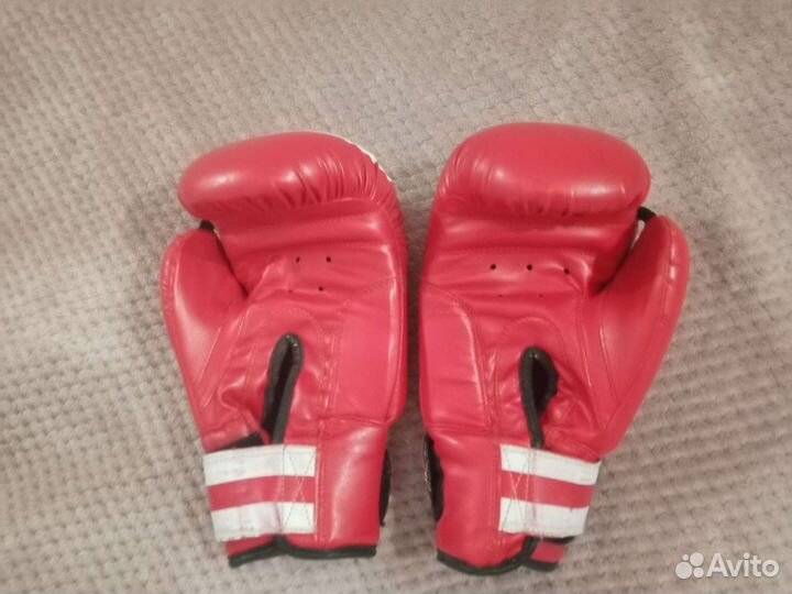 Боксерские перчатки Knockout