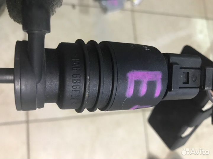 Мотор бочка омывателя BMW 318i touring