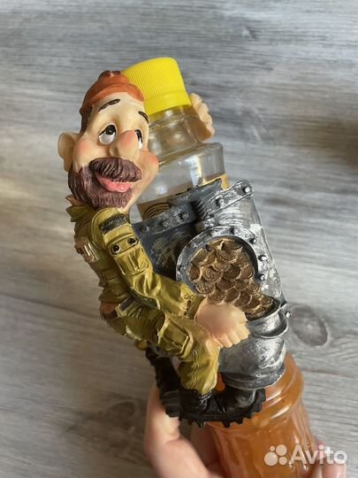 Сувенир на бутылку к 23 февраля