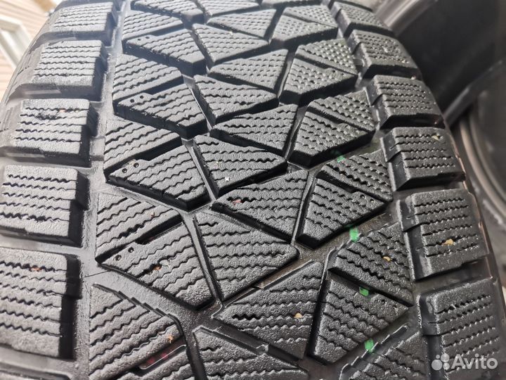 Bridgestone Blizzak DM-V2 245/55 R19 103T