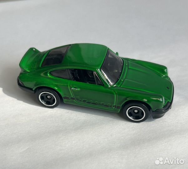 Hot wheels Porsche carrera rs 2.7 Зеленая