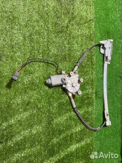 Стеклоподьемник задний правый Volkswagen Passat B3