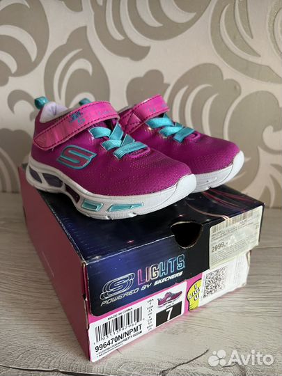Кроссовки для девочки skechers