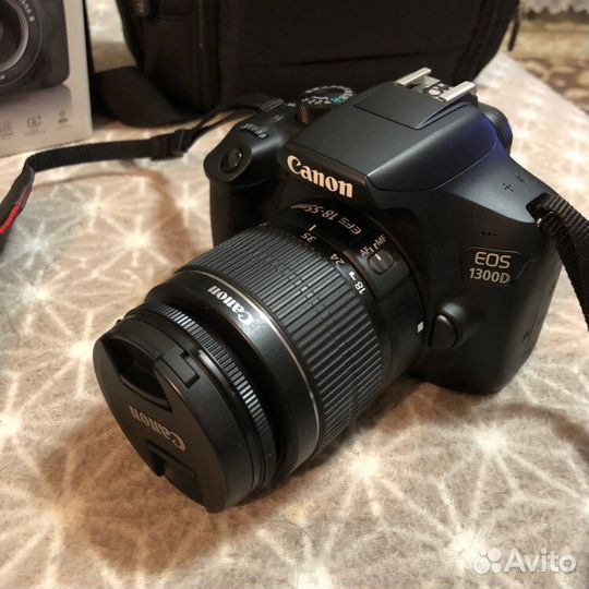 Canon EOS 1300D(W) + сумка и карта памяти на 16GB