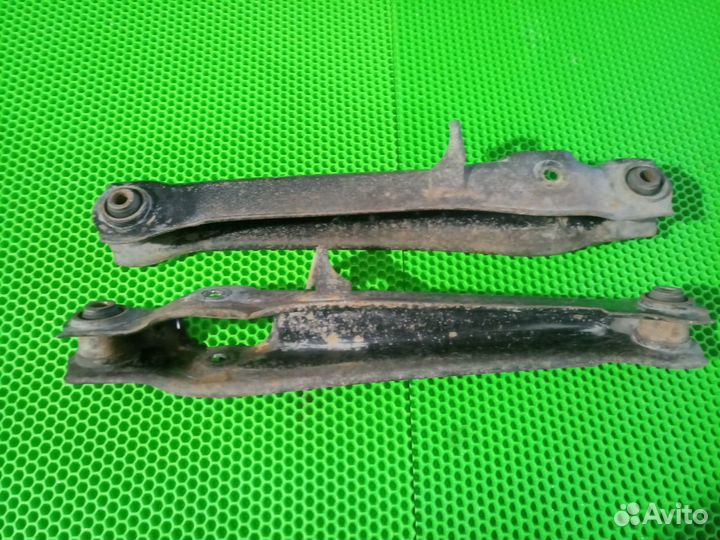 Рычаг подвески задний нижний Mitsubishi Carisma