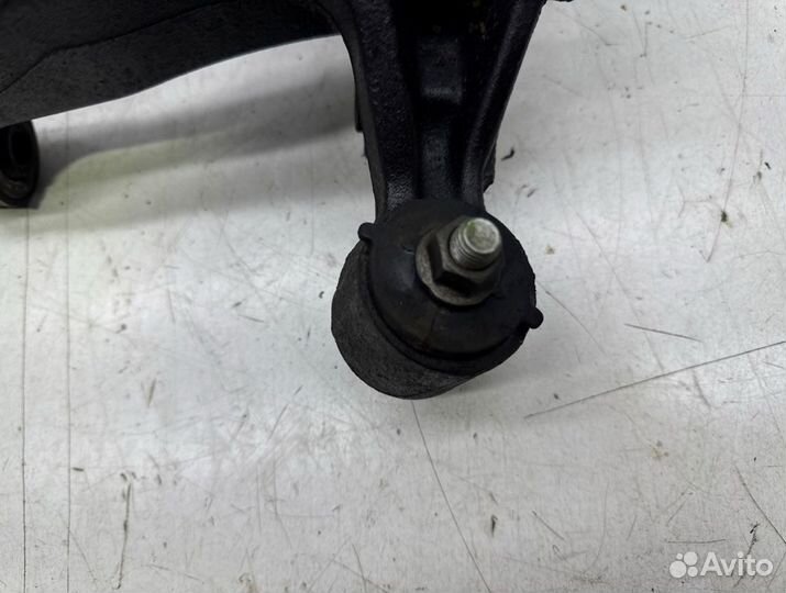 Кулак поворотный задний правый Toyota Camry V40