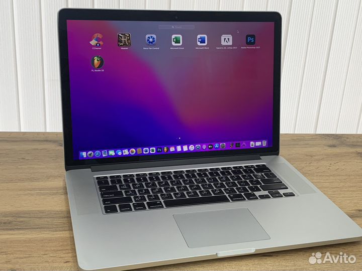 MacBook Pro 15 Retina Core i7 /8/256 gb