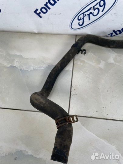 Патрубок системы охлаждения Ford Focus 3 CB8 1.6