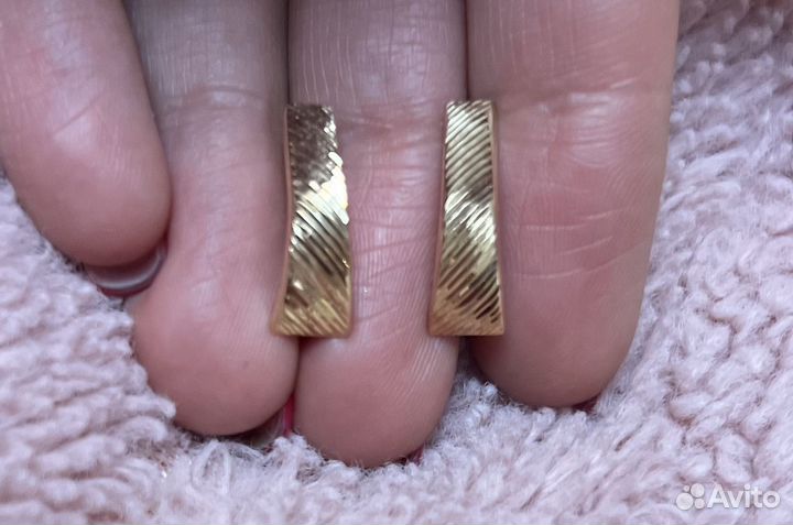 Золотые серьги