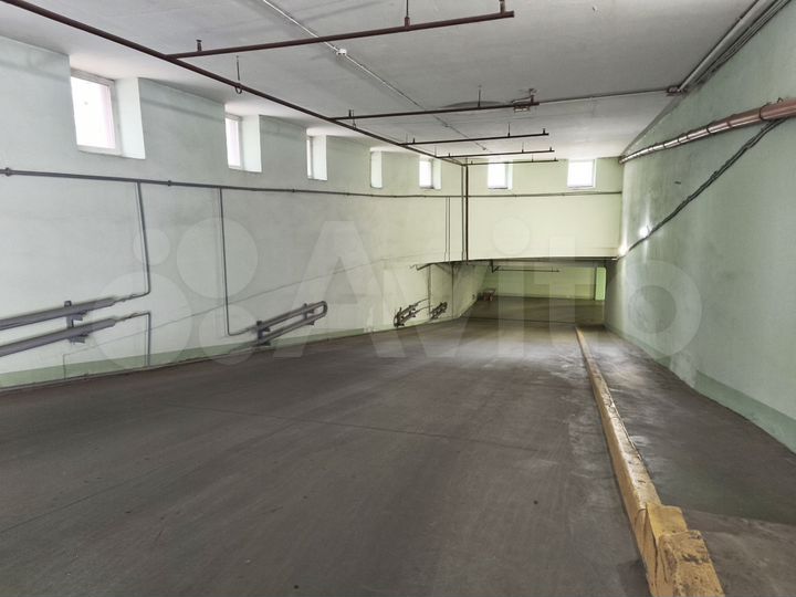 Машиноместо, 18 м²