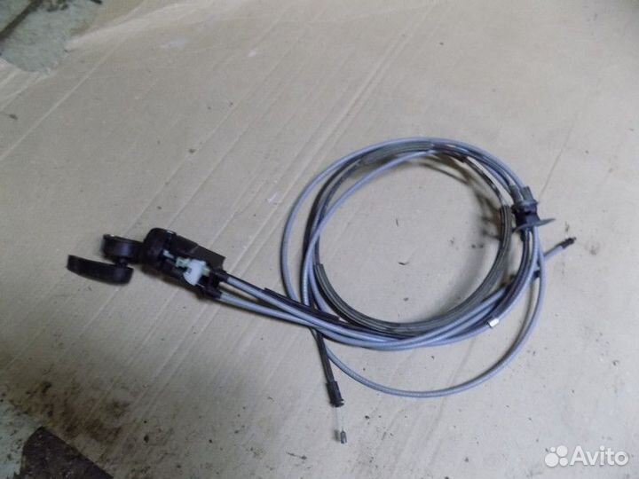 Трос открывания капота Sandero 2014
