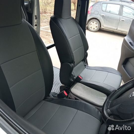 Чехлы на Nissan NV200, с 2009 г. 2р.черно-серая эк