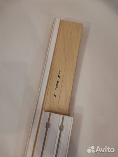 Карниз из массива бука