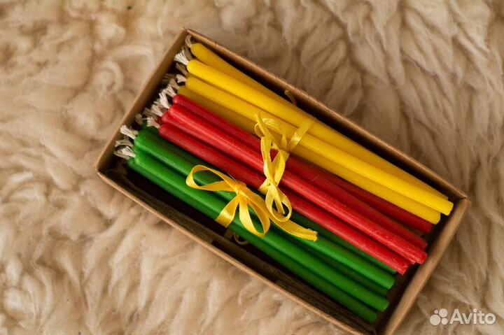 Тонкие восковые свечи