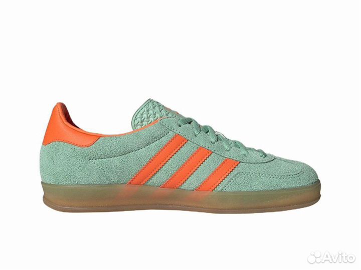 Женские Adidas Gazelle HQ8714