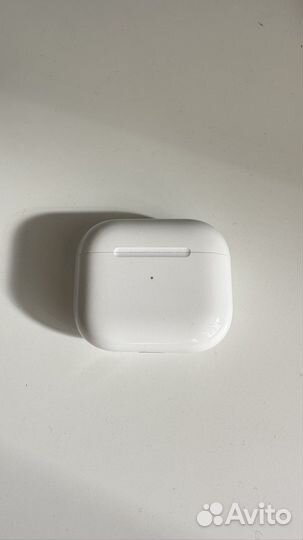 Apple AirPods 3 Lightning Charging Case