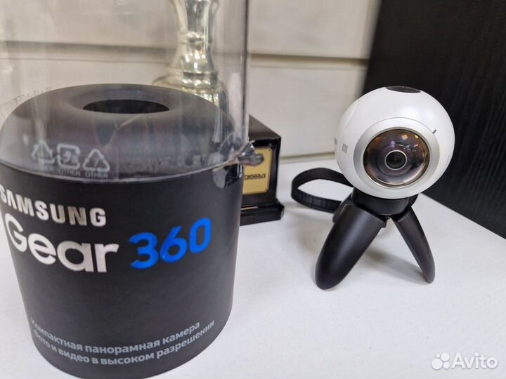Экшн-камера Samsung Gear 360 SM-C200 В9