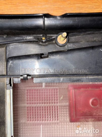 Фонарь задний правый Toyota supra 70