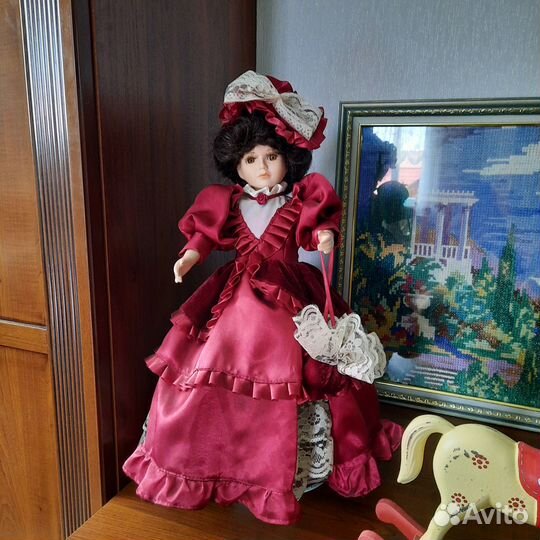 Кукла фарфоровая 45см