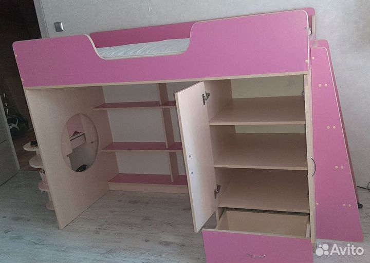 Кровать детская двухъярусная