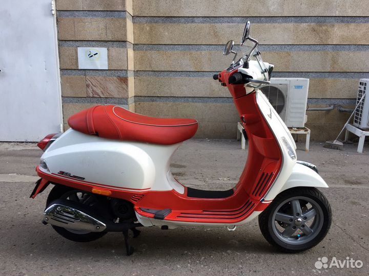 Vespa s 50 College