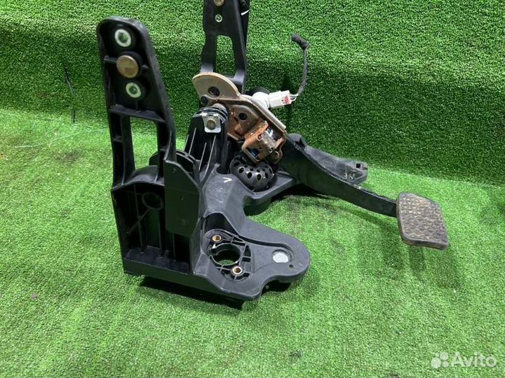 Блок педалей Opel P-J Astra седан 1.4 2013