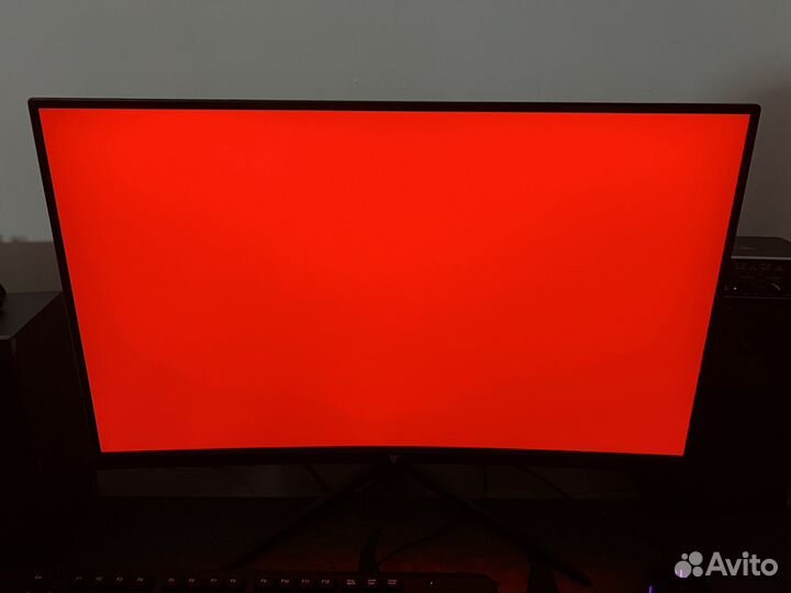 Изогнутый игровой монитор 27