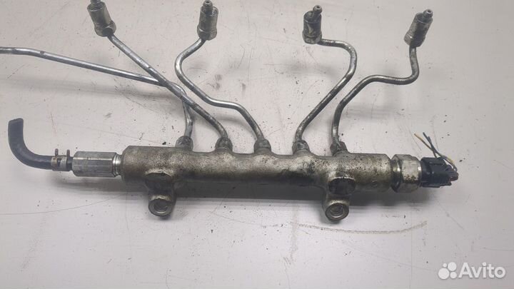 Рампа топливная Toyota Corolla Verso, 2007