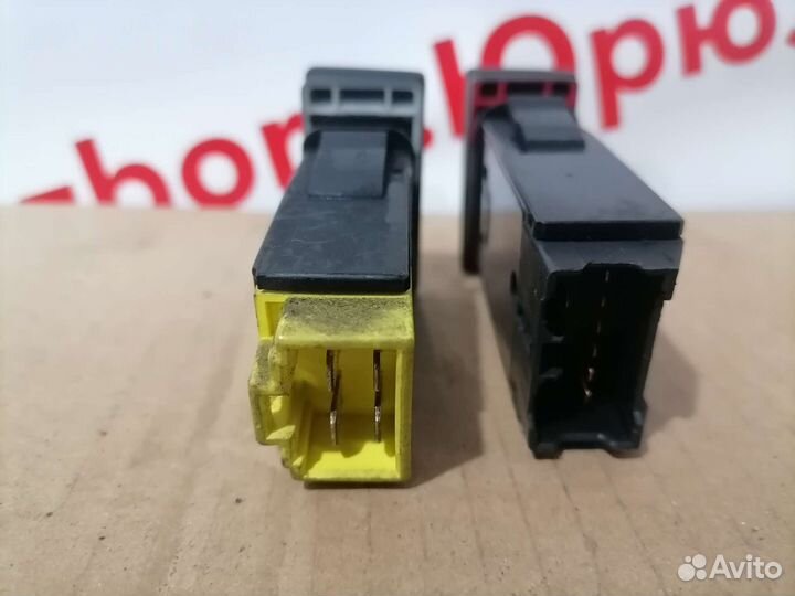 Кнопка обогрева заднего стекла Kia Spectra