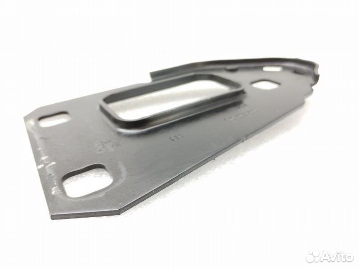 Кронштейн усилителя бампера передний правый Audi