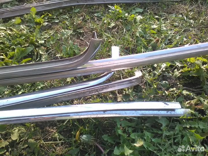 Молдинги газ-3110