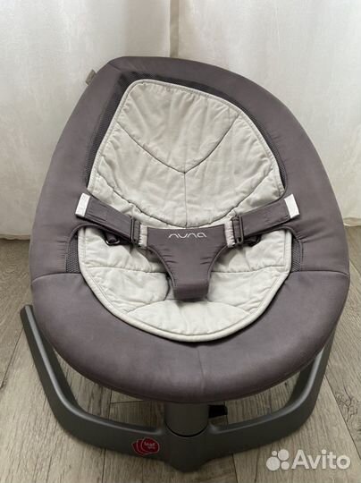 Шезлонг детский Nuna Leaf