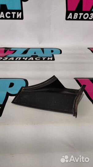 Ус под фонарь правый Ford Mustang 6 S550 рест