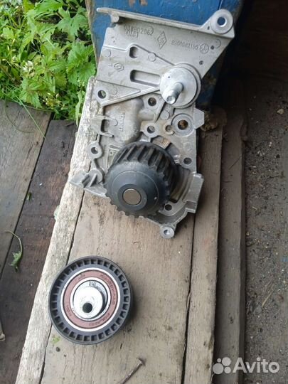 Водяная помпа и натяжкой ролик