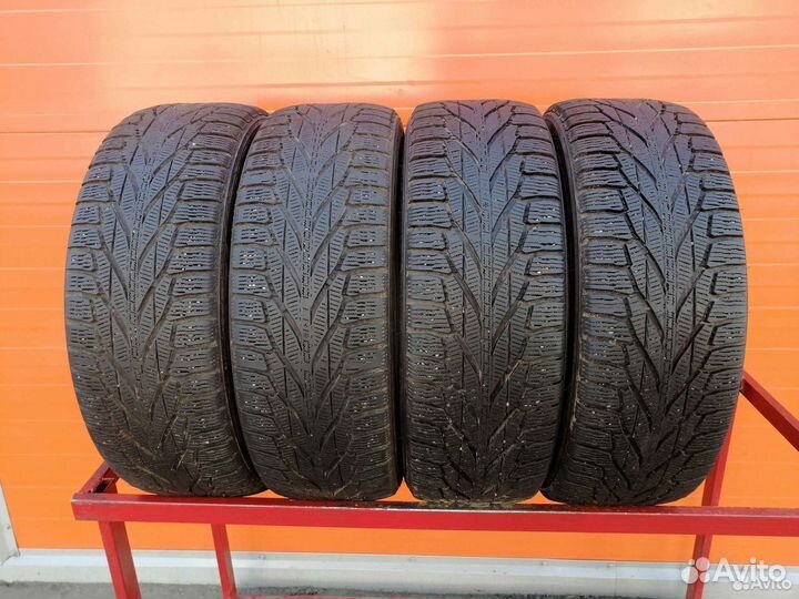 Nokian Tyres Hakkapeliitta R2 215/60 R17 107U