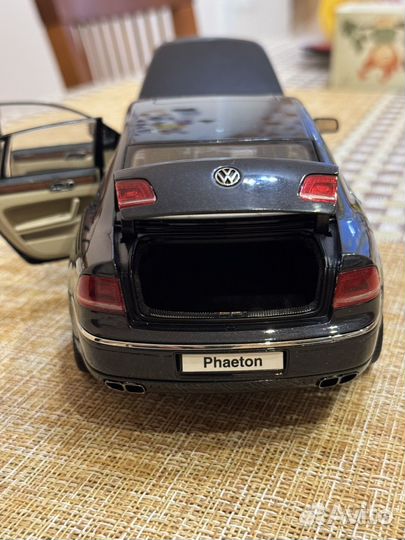 1:18 Volkswagen Phaeton kyosho