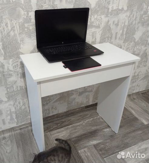 Письменный стол