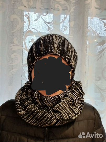 Новый комплект шапка и снуд