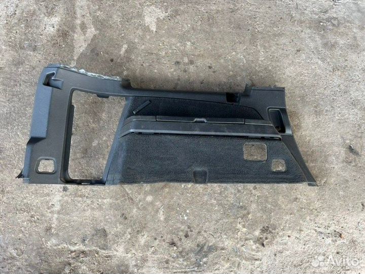 Обшивка багажника задняя левая Volvo Xc90