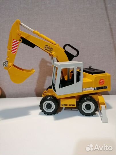 Брудер Bruder экскаватор 912