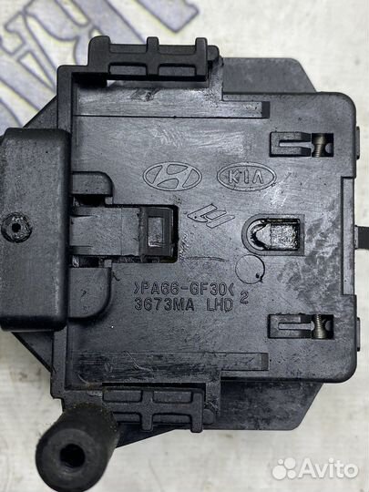 Переключатель подрулевой Hyundai Elantra