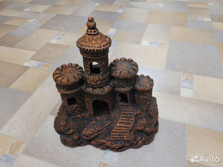 Огромный грот для аквариума