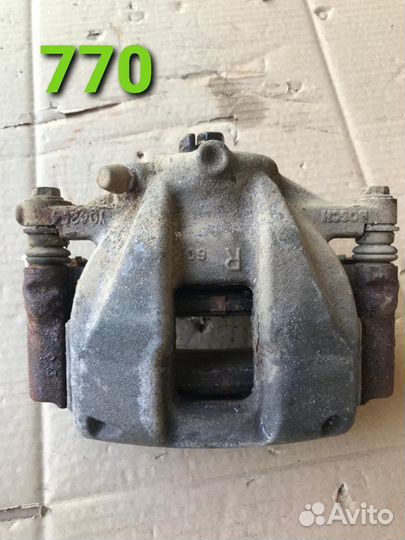 Суппорт передний правый Хонда CR-V3(770)